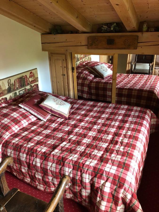 מגב Chalets De Julie מראה חיצוני תמונה
