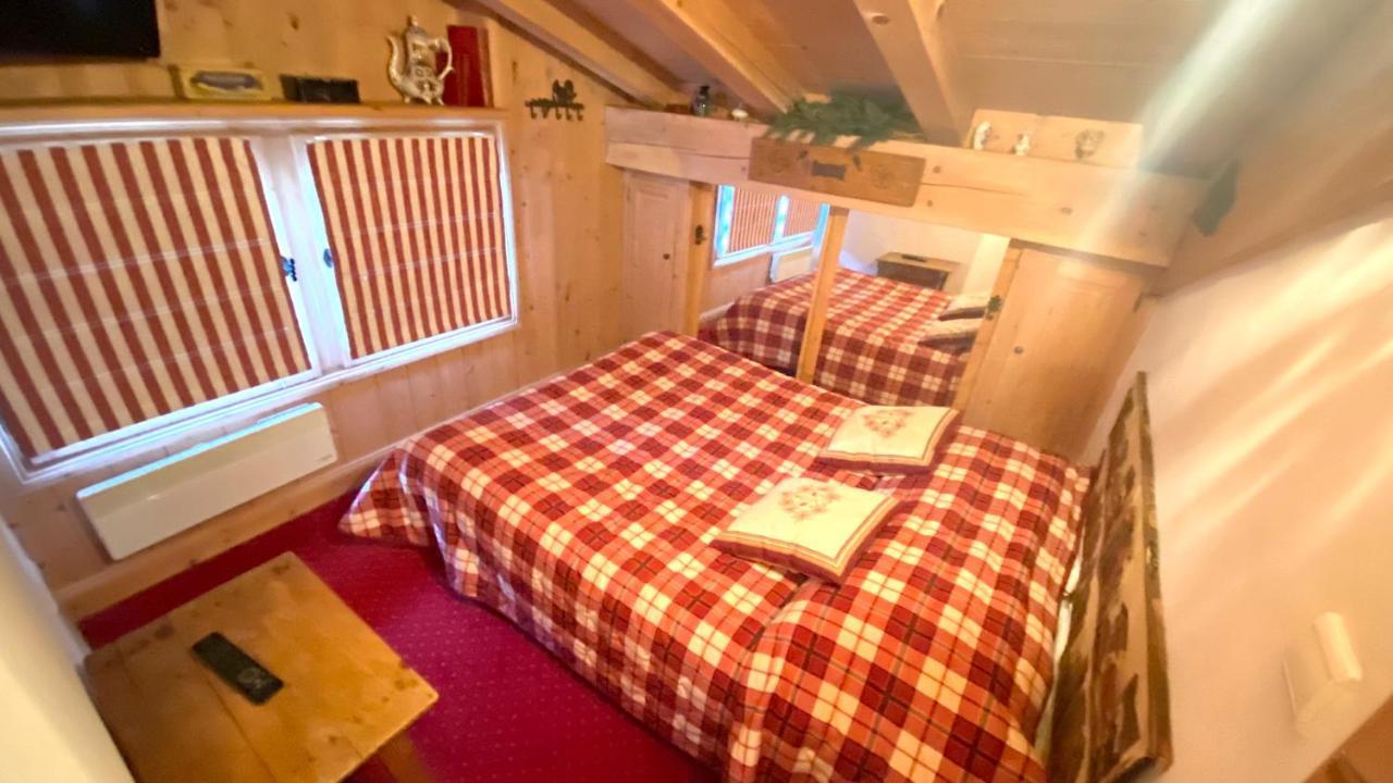 מגב Chalets De Julie מראה חיצוני תמונה